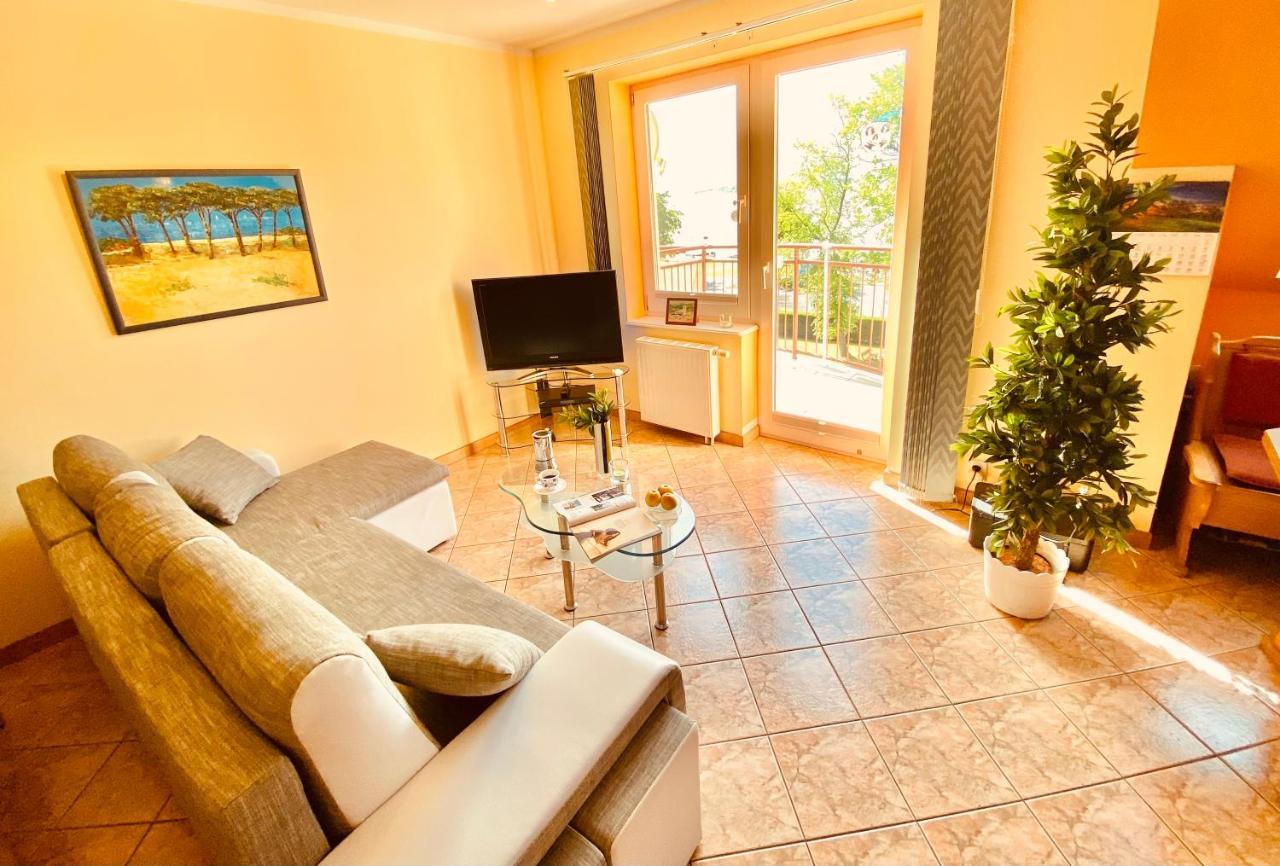 Sonnige Maisonette-Wohnung Mit Blick Auf Die Bucht Dziwnów Buitenkant foto