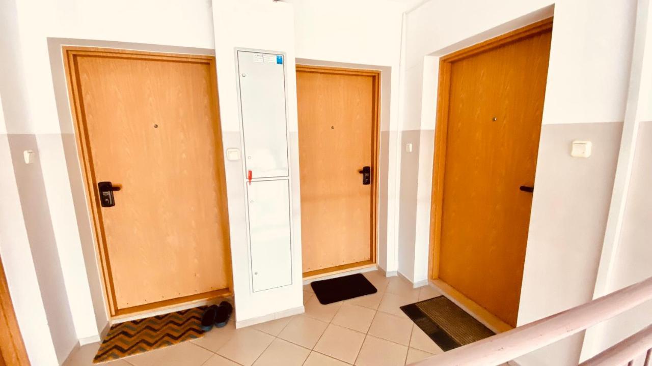 Sonnige Maisonette-Wohnung Mit Blick Auf Die Bucht Dziwnów Buitenkant foto